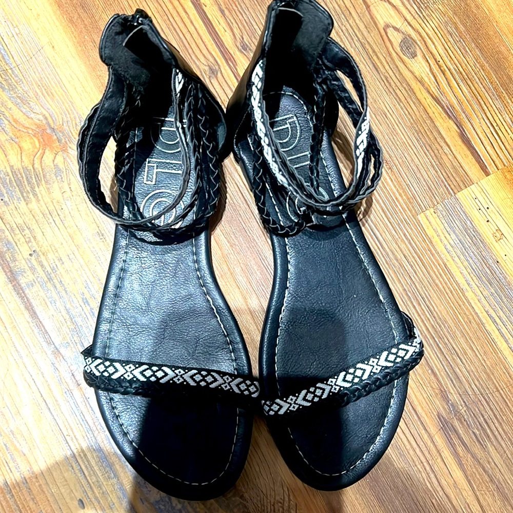 DLG sandals size 7.